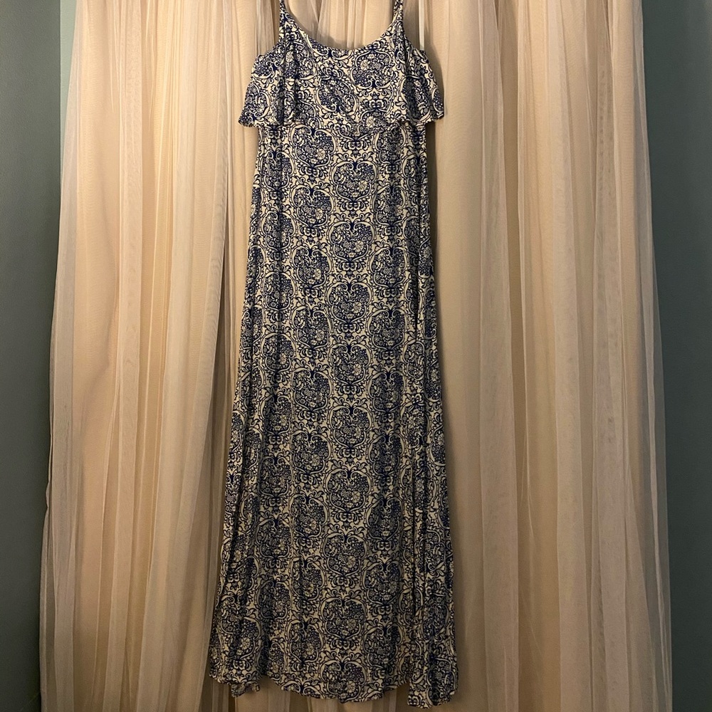 Gorgeous flowy maxi. M